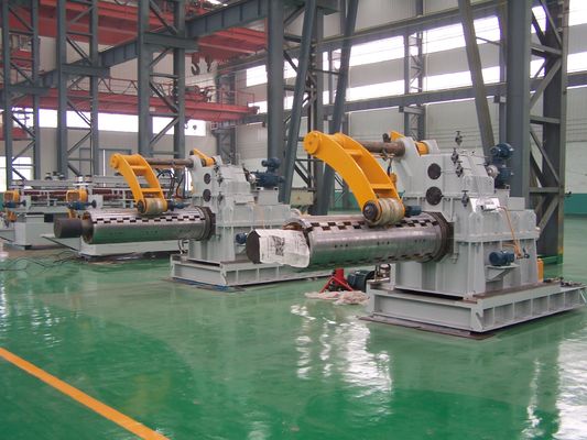 Ελεγχόμενο από PLC άνοιγμα κυλίνδρων από χάλυβα, ευθυγράμμιση, κοπή και επανακυλίνδρωση για την έξοδο