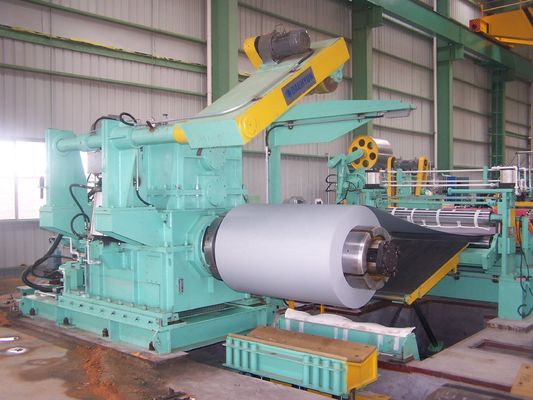 Ελεγχόμενο από PLC άνοιγμα κυλίνδρων από χάλυβα, ευθυγράμμιση, κοπή και επανακυλίνδρωση για την έξοδο