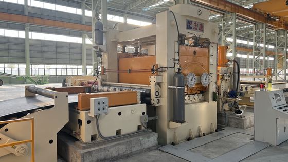 Ατσαλένιο Coil Uncoiler και κόψτε στο μήκος γραμμή υψηλή παραγωγικότητα Custom χρώμα