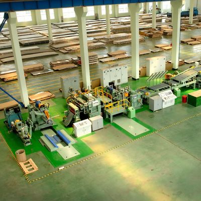 Ενεργειακή εξόρυξη Metal Coil Flying Shear Production Line με ταχύτητα κοπής 0,3-2,5x800