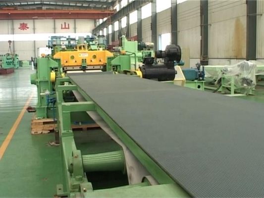 Ενεργειακή εξόρυξη Metal Coil Flying Shear Production Line με ταχύτητα κοπής 0,3-2,5x800