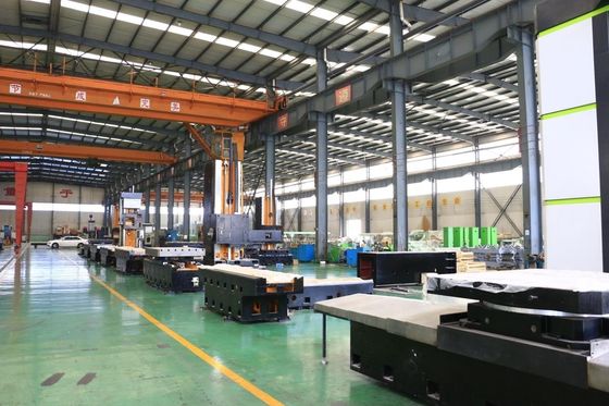 Ανταγωνιστική μηχανή CNC με ακρίβεια τοποθέτησης ± 0,03/500 mm