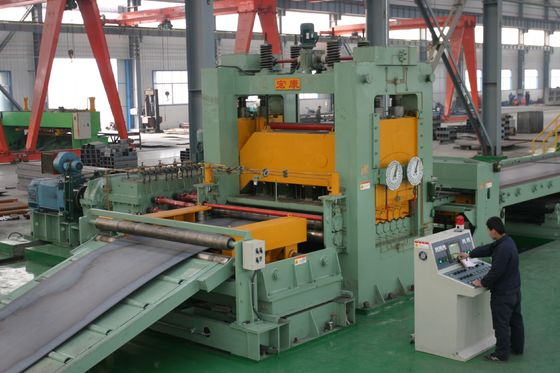 220mm ακρίβεια Steel Coil Uncoiling ισοπέδωση Shearing γραμμή στοίβασης για θερμό ρολό ατσάλι