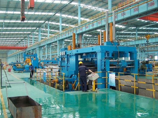 12000 mm πλάτος κοπής ατσάλινης τροχιάς Uncoiling ισοπέδωση κινητή γραμμή παραγωγής δέρματος
