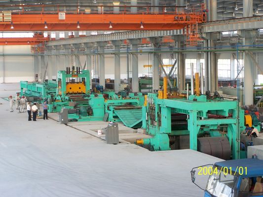 12000 mm πλάτος κοπής ατσάλινης τροχιάς Uncoiling ισοπέδωση κινητή γραμμή παραγωγής δέρματος